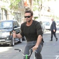 Hugh Jackman leaves the Radio 1 studios Photos | Picture 75439